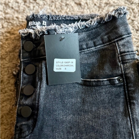 Buckle Blue B Collection Rhinestone Fringe Cropped Flare Jeans – Size Small - Picture 11 of 15